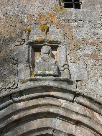 Statue sur porte redimensionne